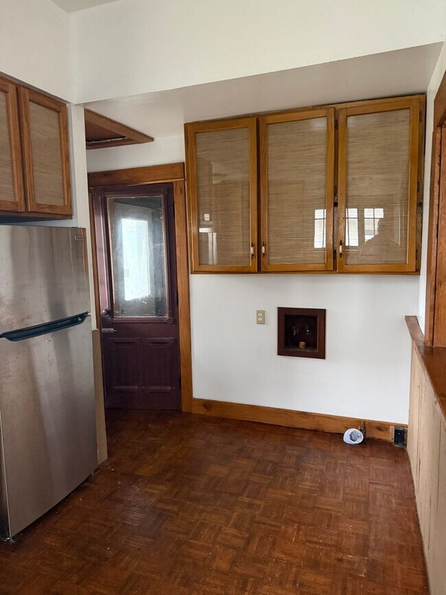 Building Photo - Rush St Townhouse