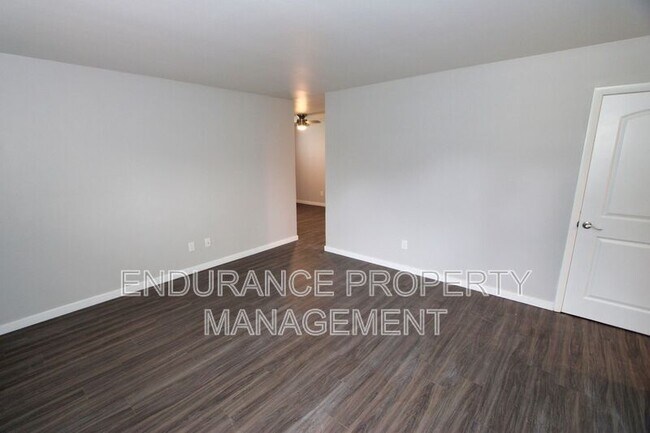 Building Photo - 918 Dennison Ave