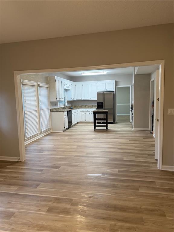 Building Photo - 1601 Willow Way