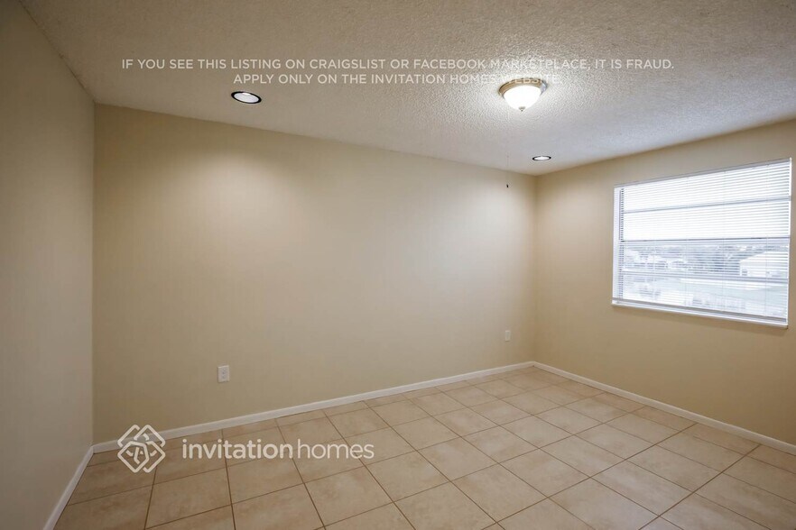 Building Photo - 13970 Langley Pl