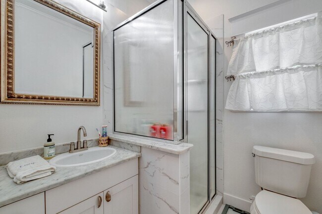 Building Photo - Top of the line remodeled 5 BED in the har...
