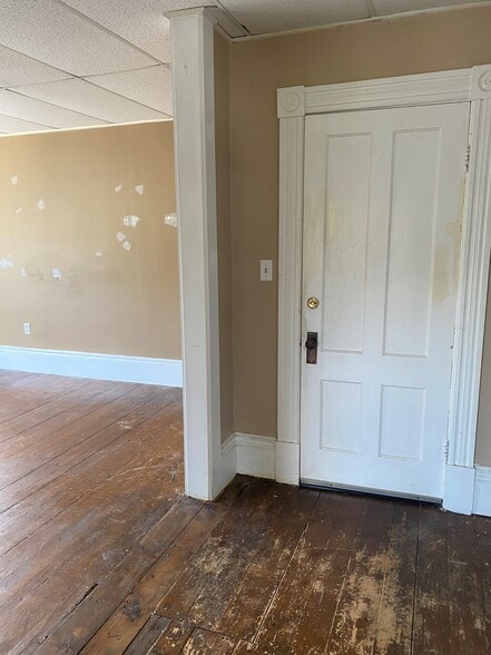 Entry - 978 Union St