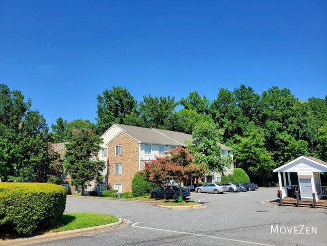 Building Photo - 9515 University Terrace Dr