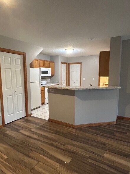 Building Photo - 7425 Wistful Vista Dr