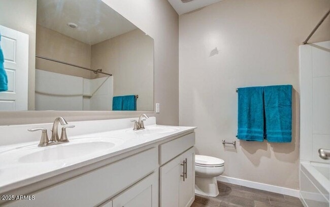 Building Photo - 2241 W Griswold Rd