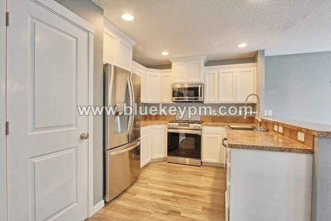 Building Photo - 9517 NE 73rd St