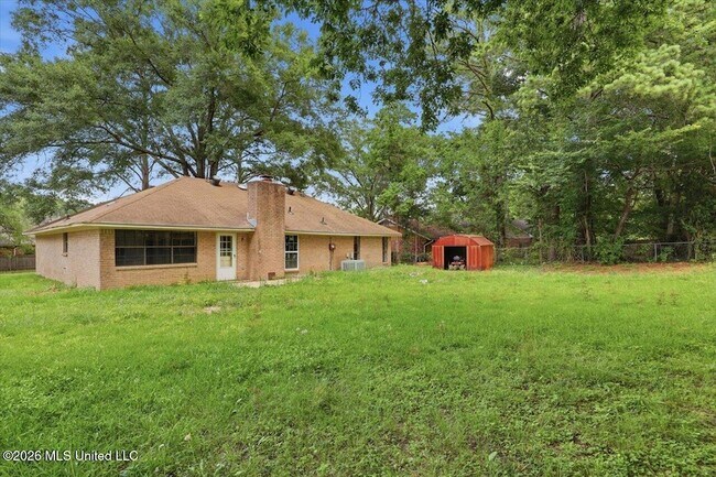 Building Photo - 225 Walnut Ridge St