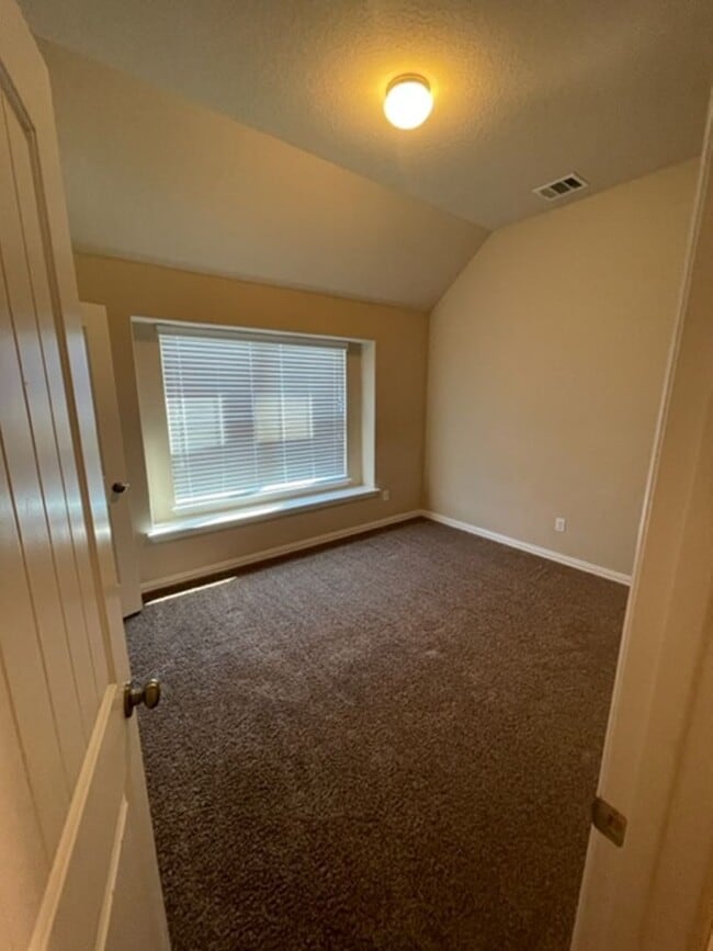 Building Photo - Beautiful 4-Bed Single-Story Home in Desirable Potranco