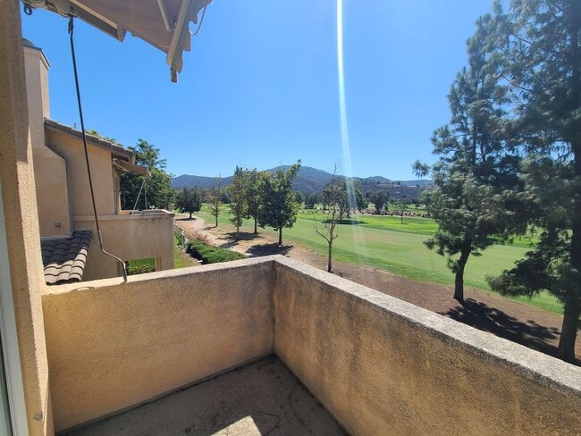 Building Photo - Great golf course views