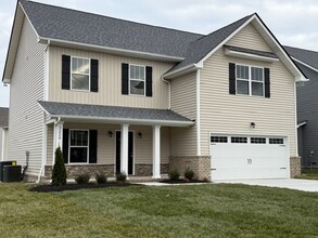 Building Photo - Maryville 37803 - 3 bedroom 2.5 bath - contact Vicki Everbach 865-679-1715