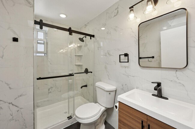 Building Photo - 325 7th St