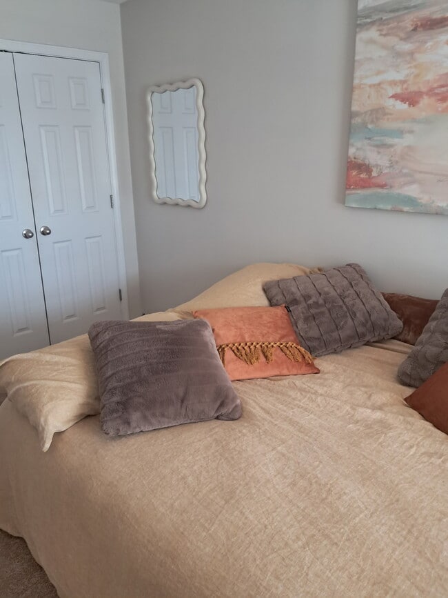 Building Photo - 317 Sand Oak Blvd