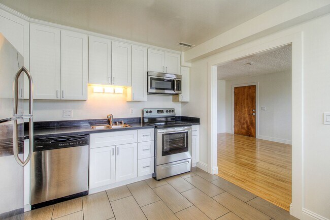 Building Photo - 1530 Atlanta Ct