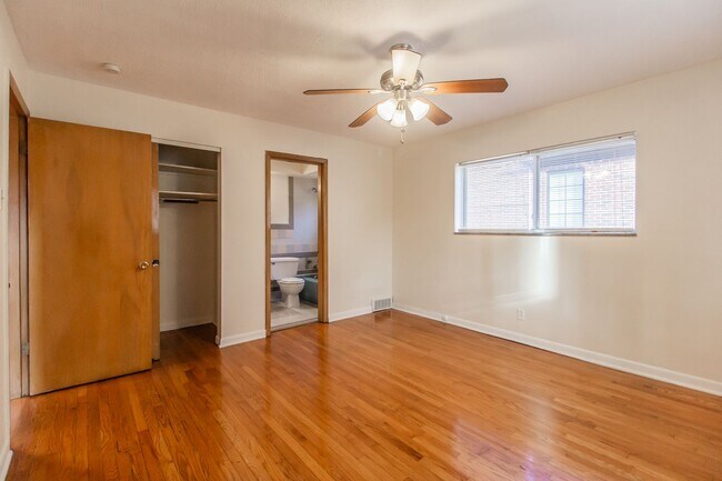 Building Photo - (852) 7434-36 Delmar