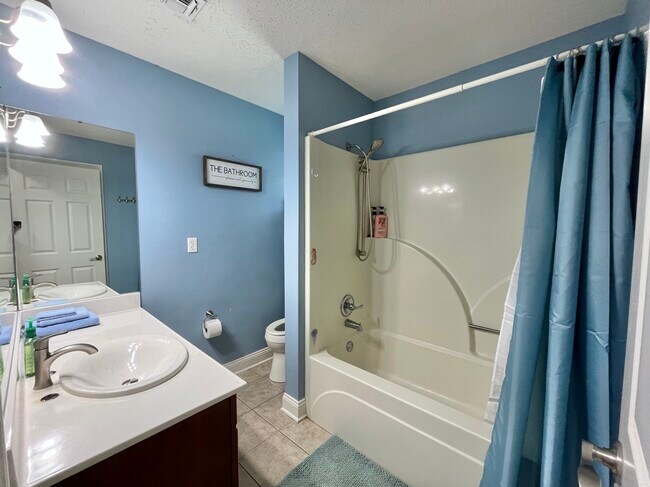 Building Photo - 409 Moonraker Dr