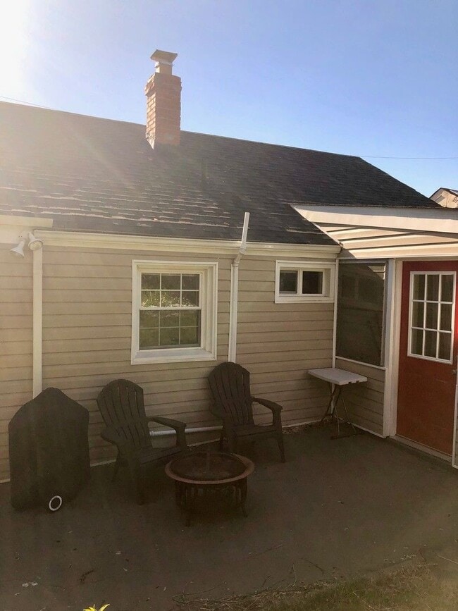 Building Photo - 1128 Sumpter St