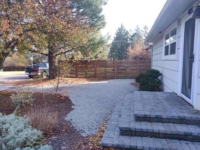 Building Photo - Urban Elegance Meets Ultimate Privacy Near Juniper Park