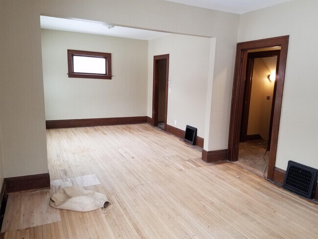 Building Photo - 914 N 24th Ave