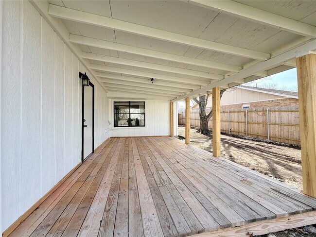 Building Photo - 1504 Parkview Ln