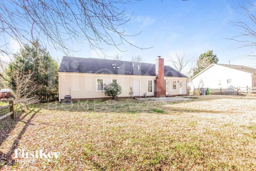 Building Photo - 11701 Charnwood Ct