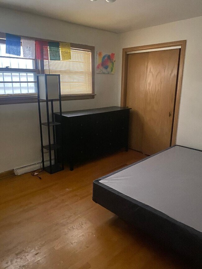 Building Photo - 209 W 23rd St