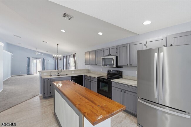 Building Photo - 3005 41st St W