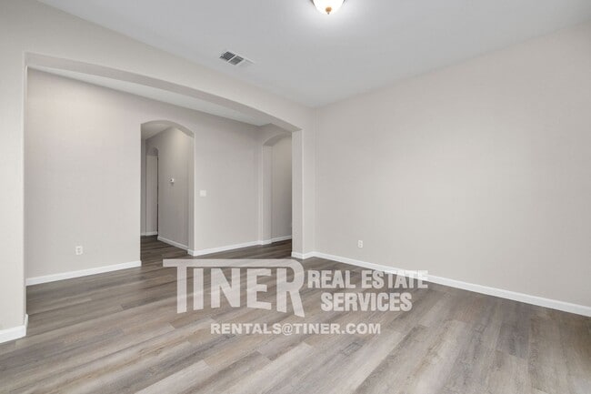 Building Photo - 3152 Overton Way