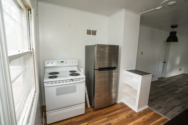 Building Photo - 3644 S 47th St