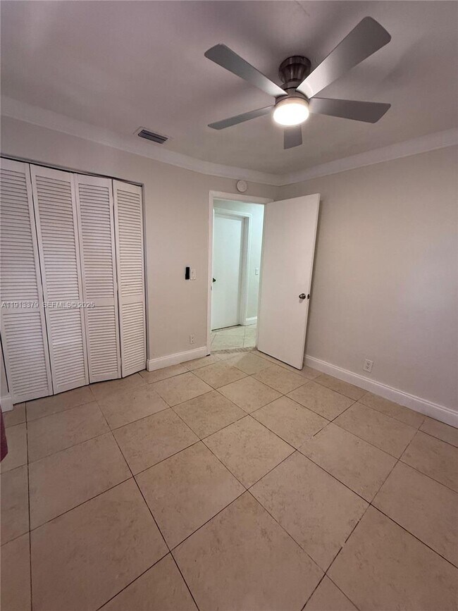 Building Photo - 601 SW 10th St