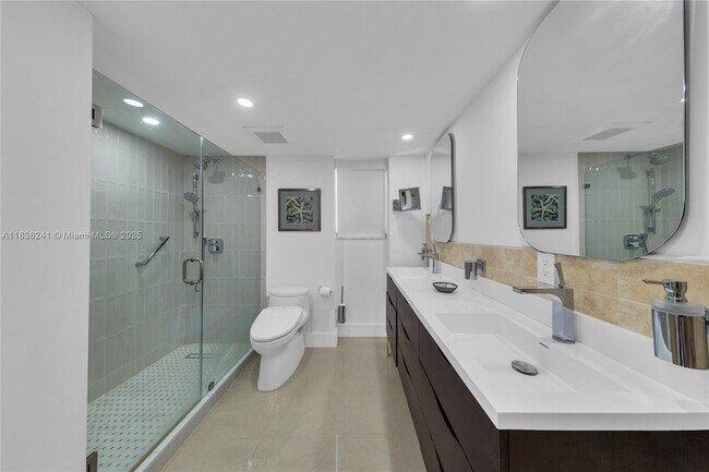 Building Photo - 5555 Collins Ave