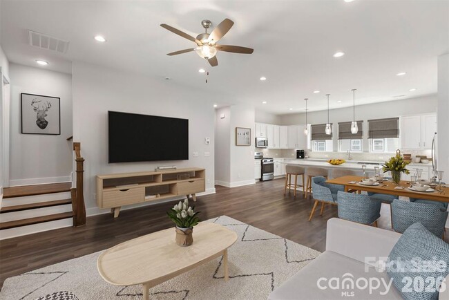 Building Photo - 417 Prine Pl