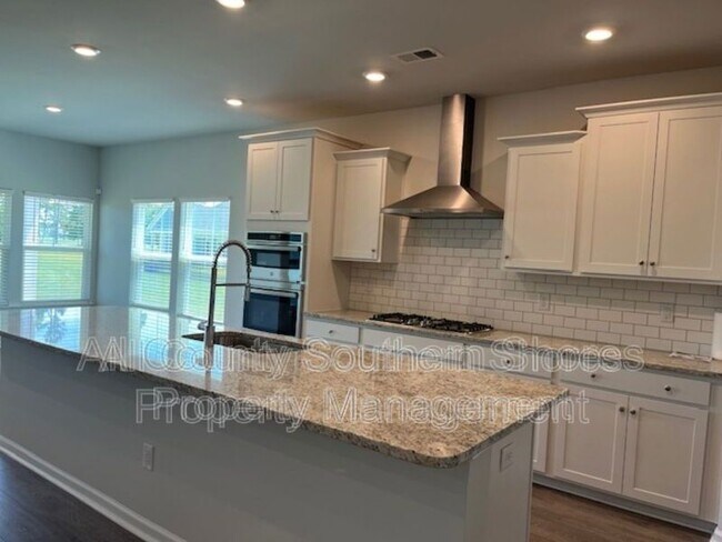 Building Photo - 5692 Whitebark Dr