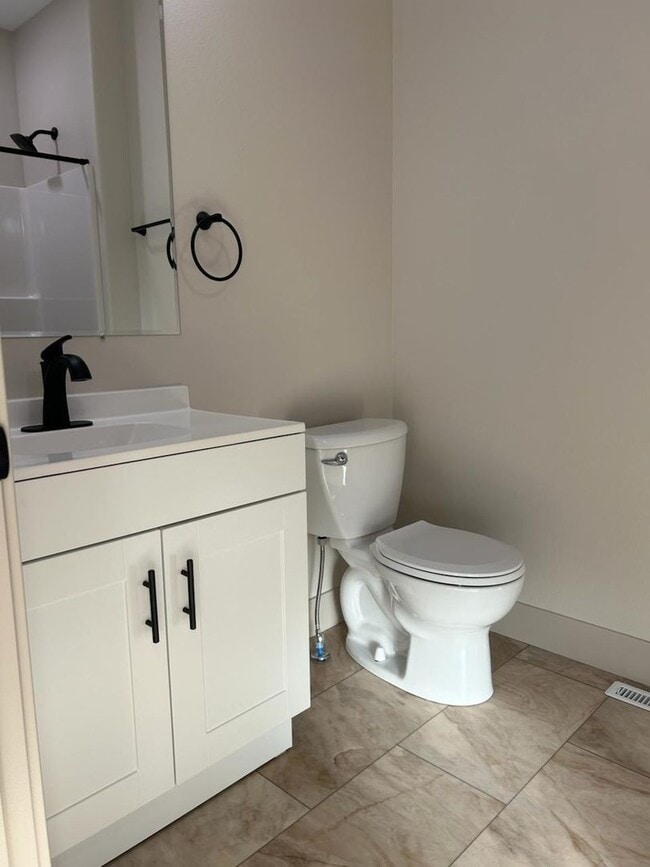 Building Photo - 940 M St SW