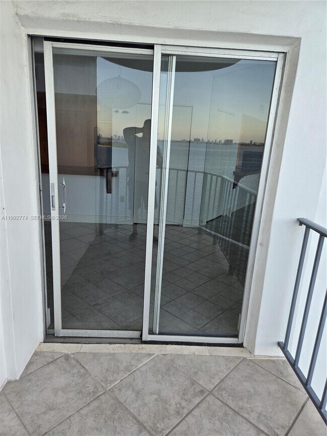 Building Photo - 11930 N Bayshore Dr