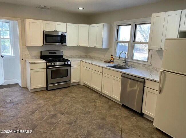 Building Photo - 721 Hyson Rd