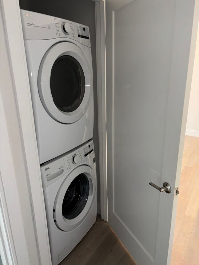 Building Photo - 156 Liverpool St