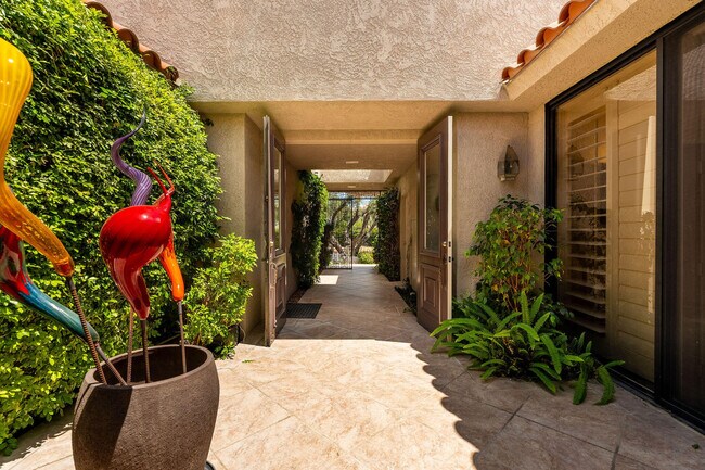 Building Photo - 5 Stanford Dr