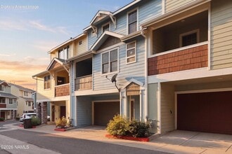 Building Photo - 2382 W Cripple Creek Dr