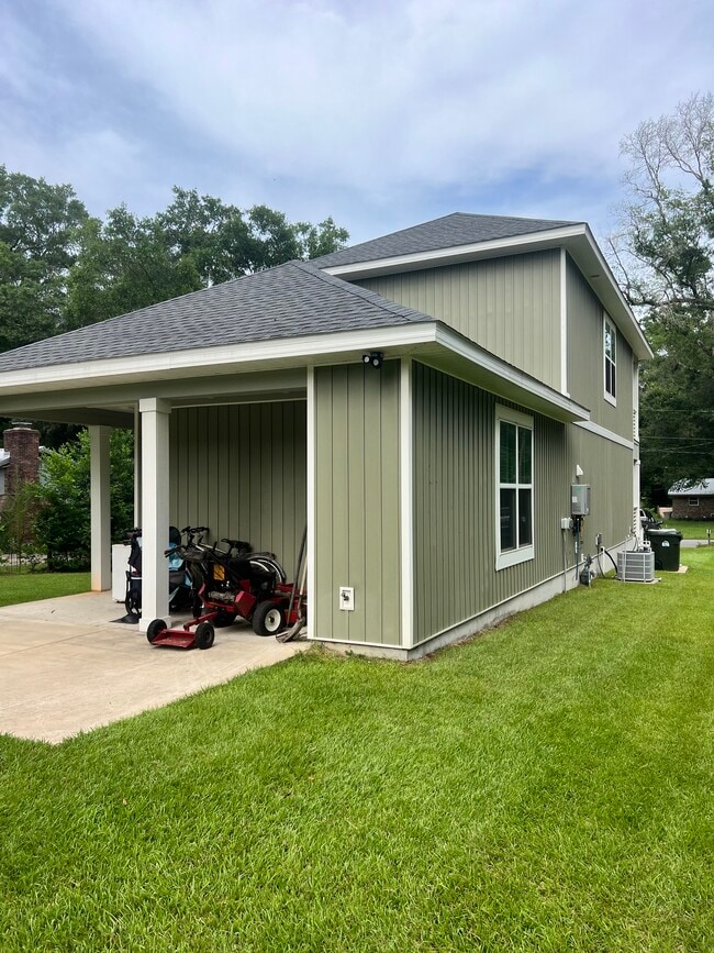 Building Photo - 9993 Oak Haven Rd