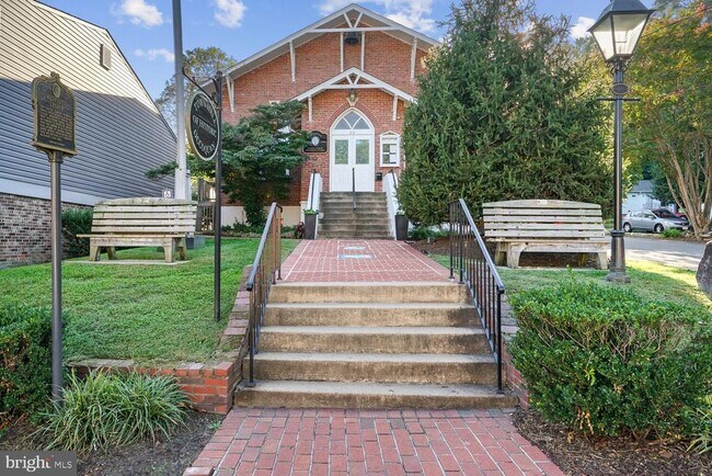 Building Photo - 1555 Rivertown Pl