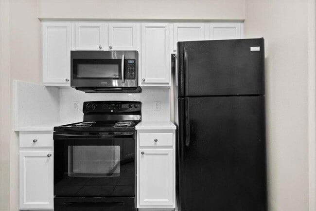 Building Photo - 6203 Myrtlewood Cir W