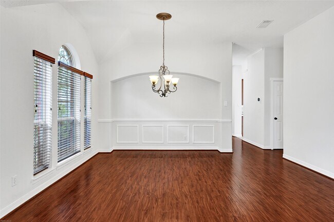 Building Photo - 10106 W Temple Dr