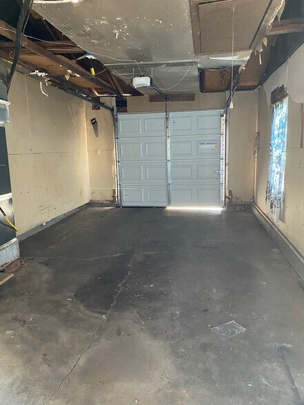 Garage including Garage door opener - 822 S Woodland Ave