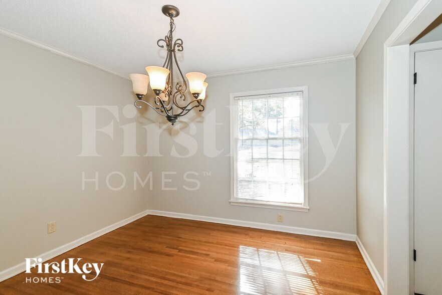 Building Photo - 5840 Knight Arnold Rd