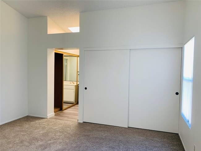 Building Photo - 29 Timbergate