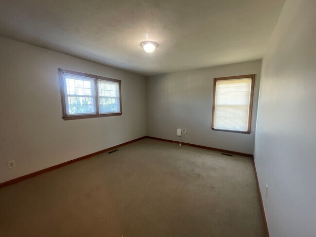 Building Photo - 2039 Ironwood Dr