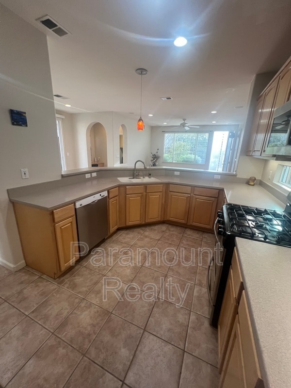 Building Photo - 5608 N Dublin Ranch Dr