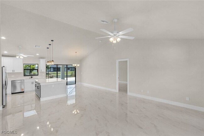 Building Photo - 2510 SW 17th Ave