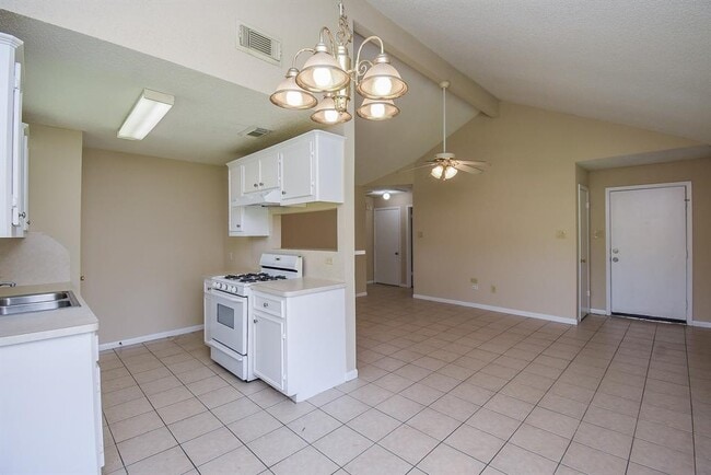 Building Photo - 10723 Spanish Grant Dr