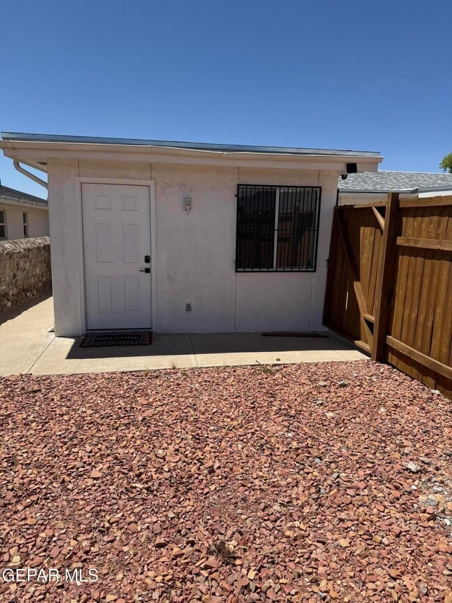 Building Photo - 408 San Blas Dr